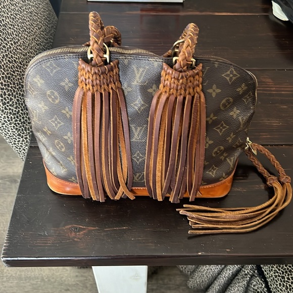 Louis Vuitton Alma to add to your collection - Picture 3 of 7